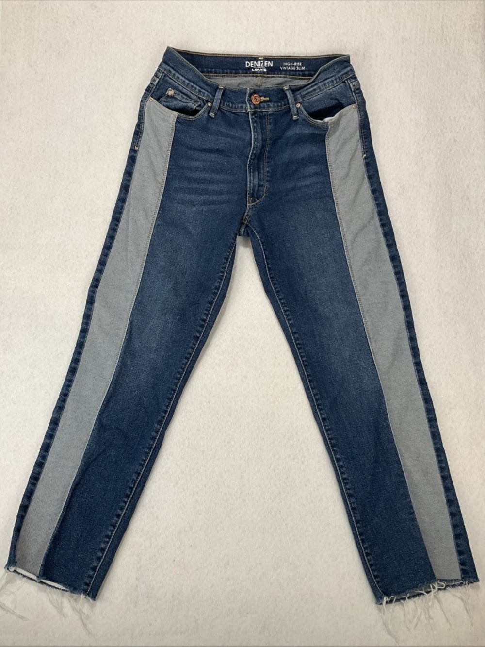 Levis Denizen Jeans High Rise Vintage Slim size 9/29 Blue Denim Raw Hem Two Tone
